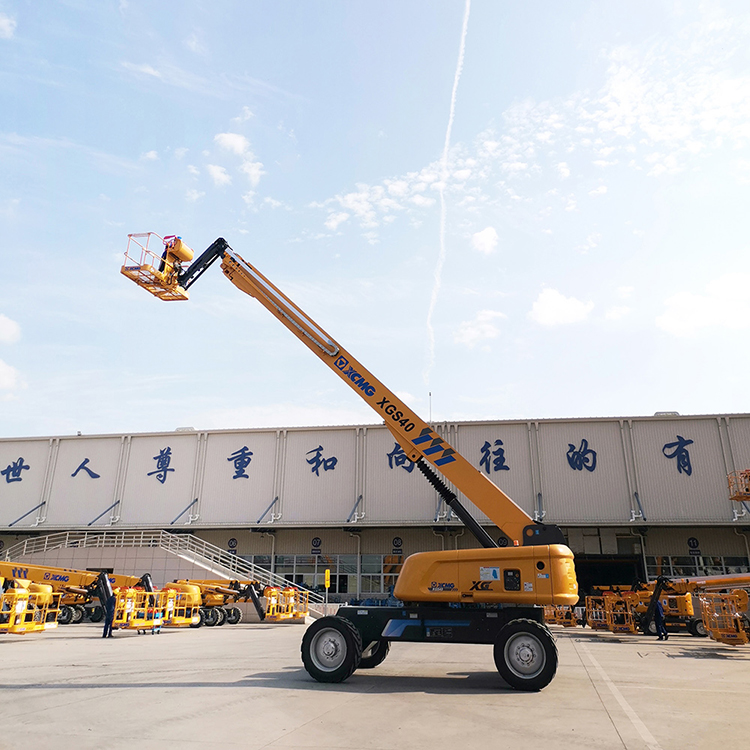 XCMG factory 40m hydraulic telescopic boom lift XGS40 mobile elevated lift for sale